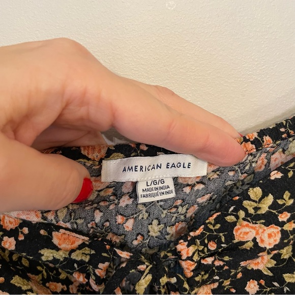 Floral American Eagle Crop Top- size Large - Picture 3 of 5
